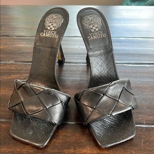 Vince Camuto Black Heeled Shoes with Elegant Design